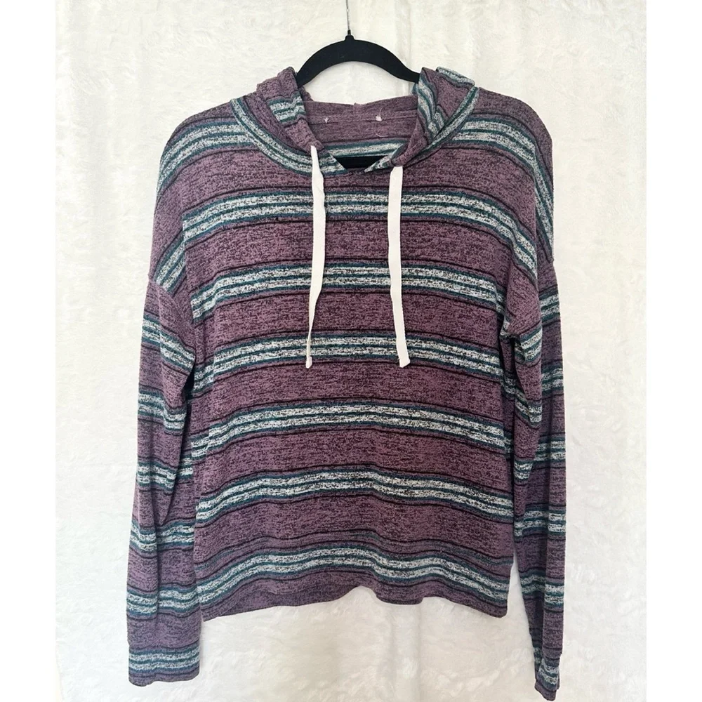 |Sold| 🌻4/$15🌻 •Baja style hoodie• - Picture 1 of 4